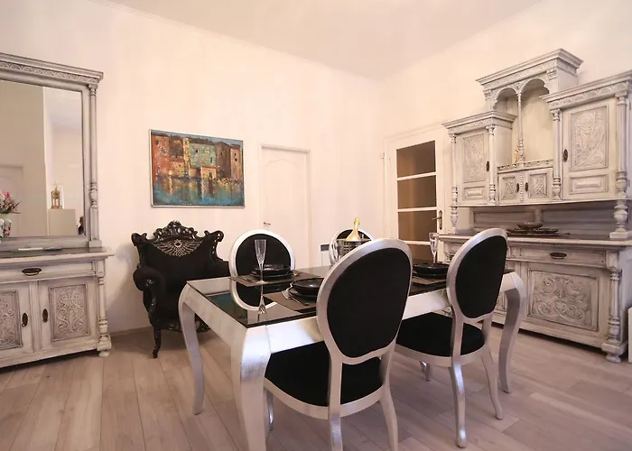 Papalic Palace * Split