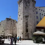 Papalic Palace Апартаменты