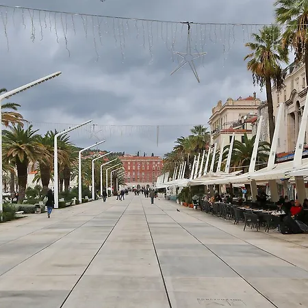 Papalic Palace * Split