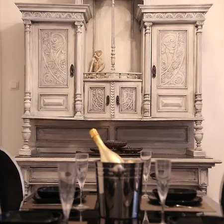 Appartement Papalic Palace *